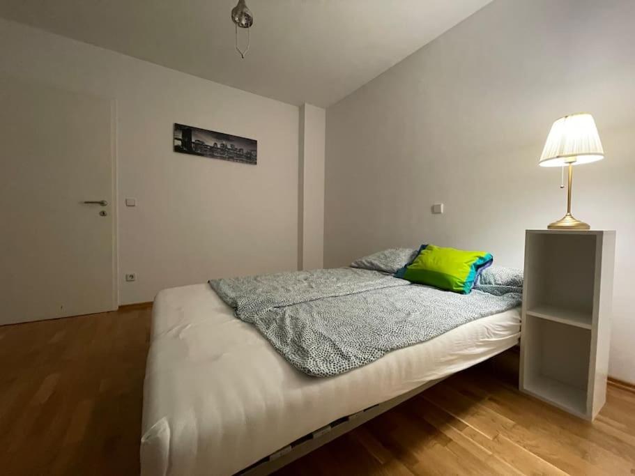 Modern And Comfortable Next To Mainstation Apartamento Viena